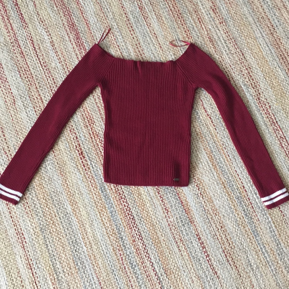 Hollister top